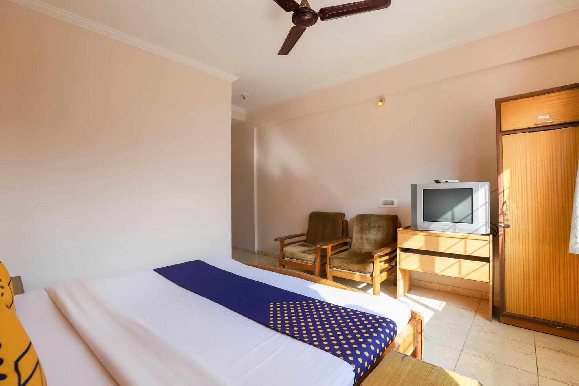 Spot On Hotel Shyam Inn Hālol Esterno foto