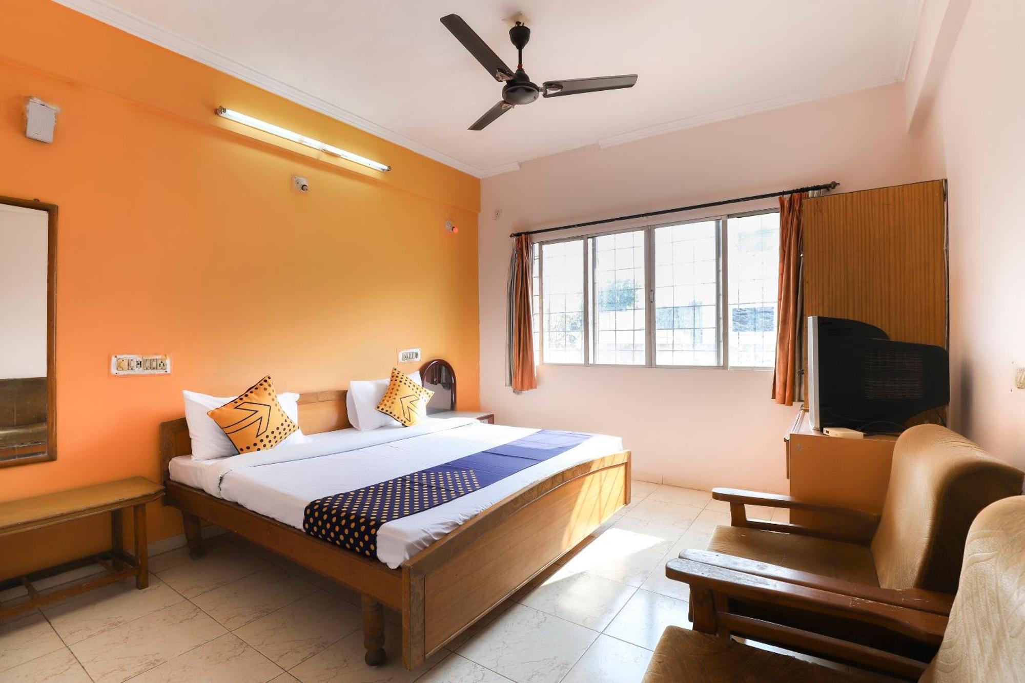 Spot On Hotel Shyam Inn Hālol Esterno foto